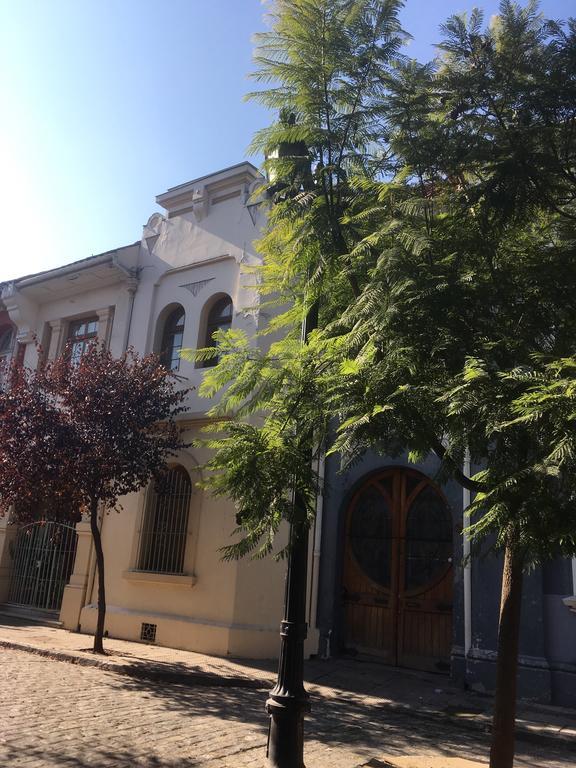 Patio Yungay Bed & Breakfast Сантяго Екстериор снимка